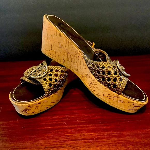 Wedge sandals, worn once, size 10B - Picture 1 of 3